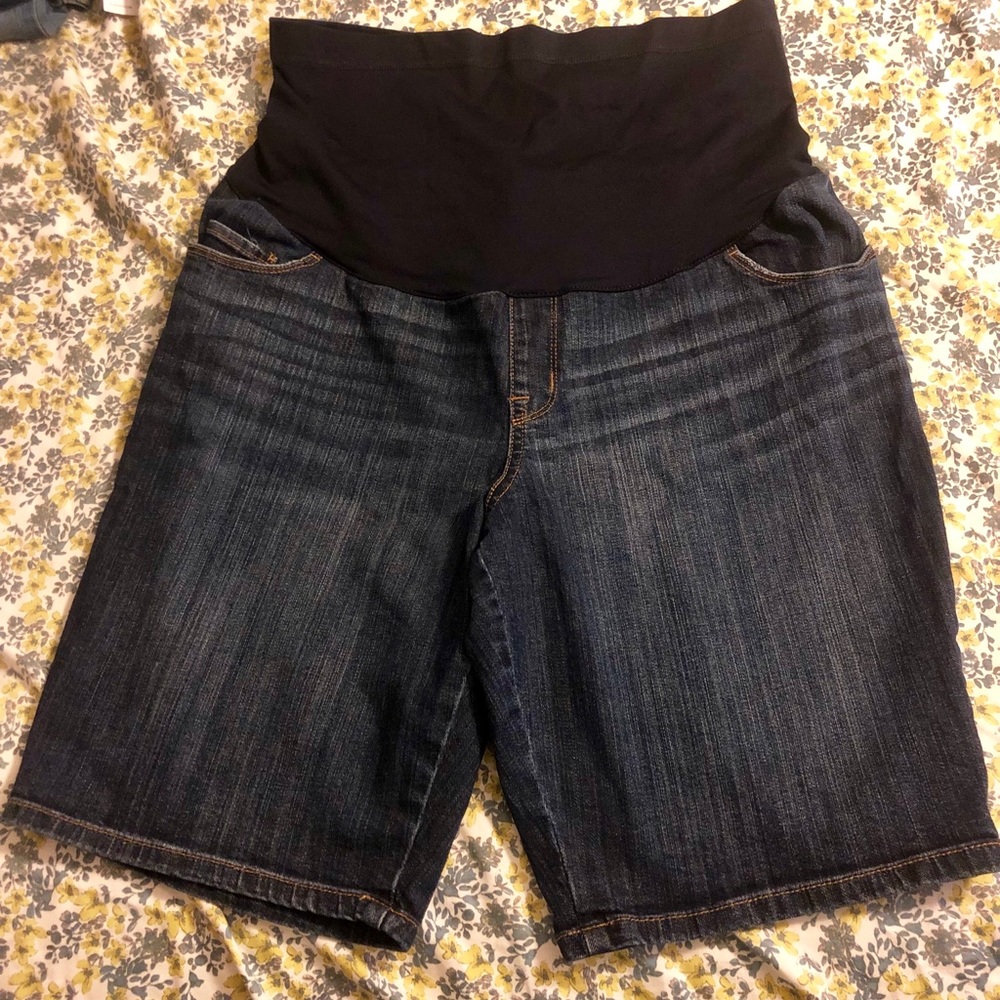 Maternity shorts